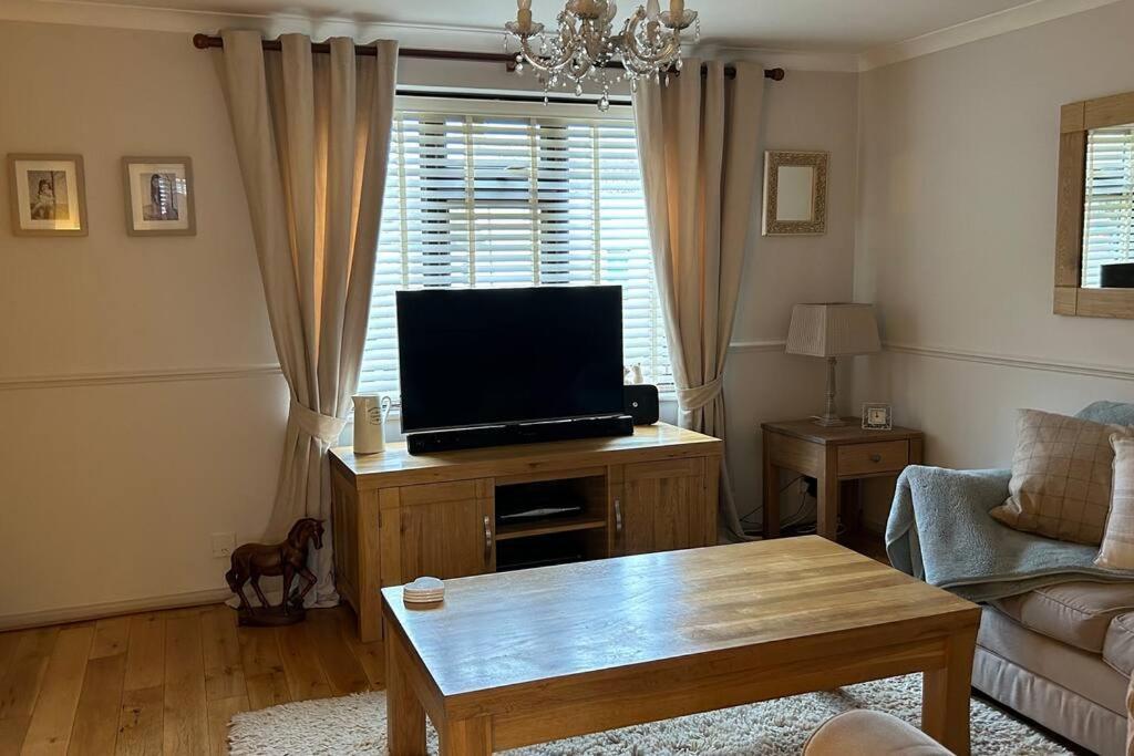 Cosy 2 Bed, Home From Home Haddenham  Exteriör bild